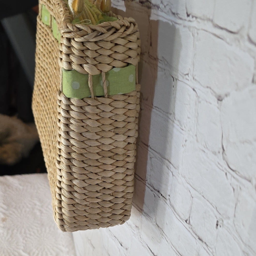 Vintage Woven Straw Tote Bag | Wood Handles | Lime Green Bow Coastal Grandma - Picture 4 of 11